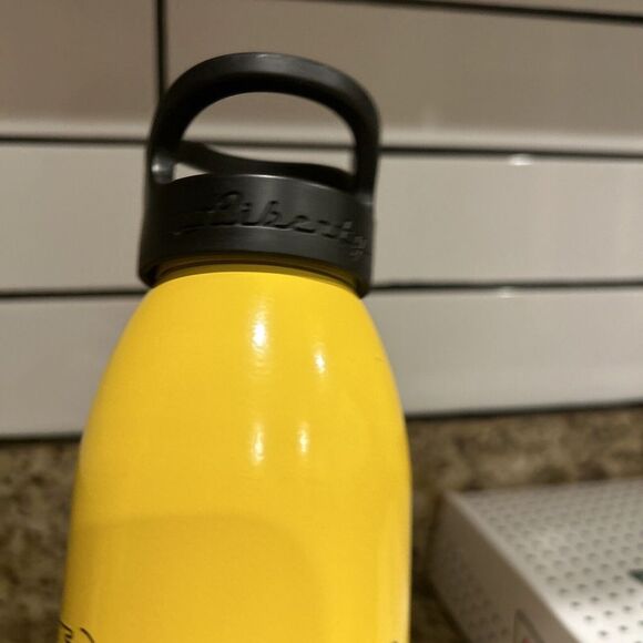 HTF Liberty Bottleworks Barack Obama Yellow USA - Picture 12 of 15